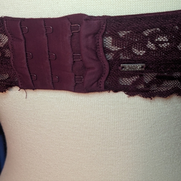 Victoria's Secret lacey pushup bra - Picture 7 of 8